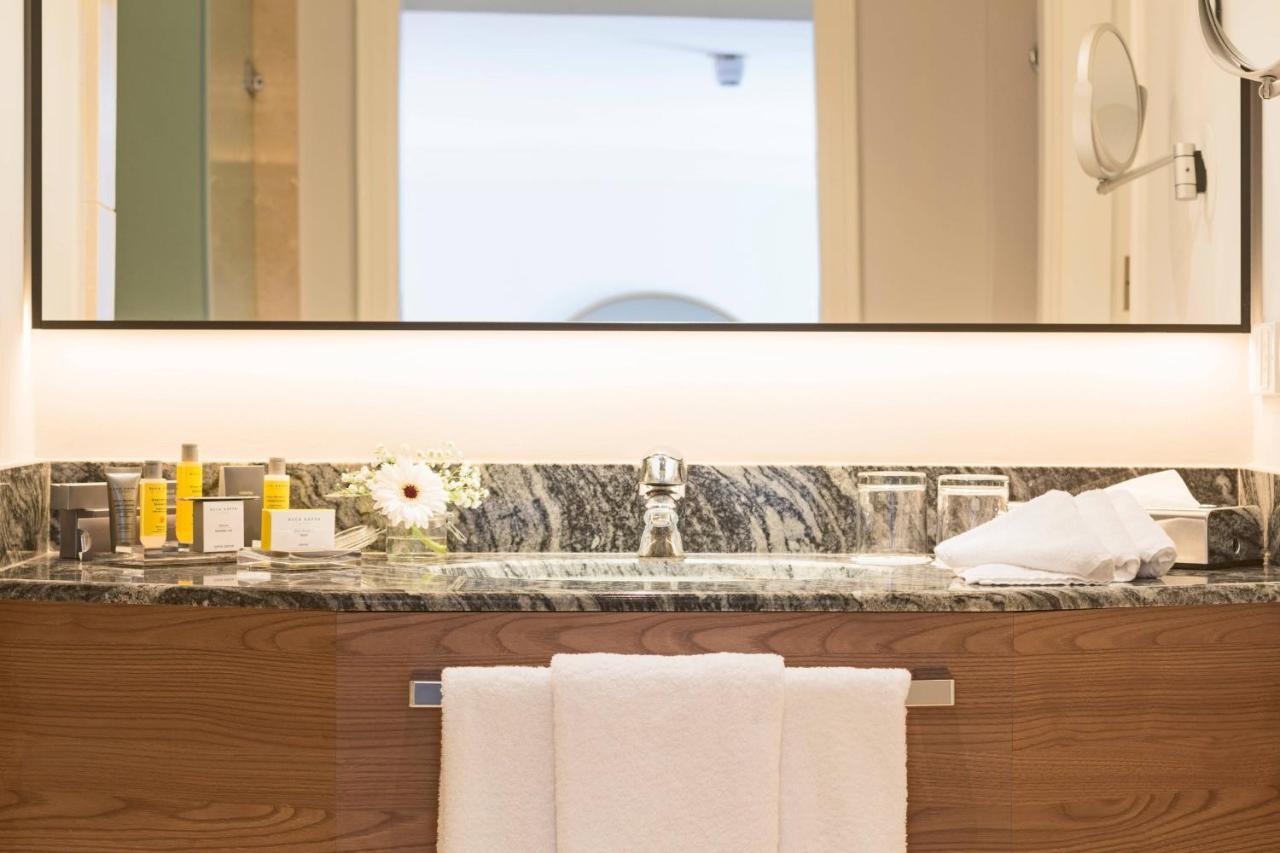 德尼亚拉塞拉万豪高尔夫度假村及水疗中心 外观 照片 Bathroom