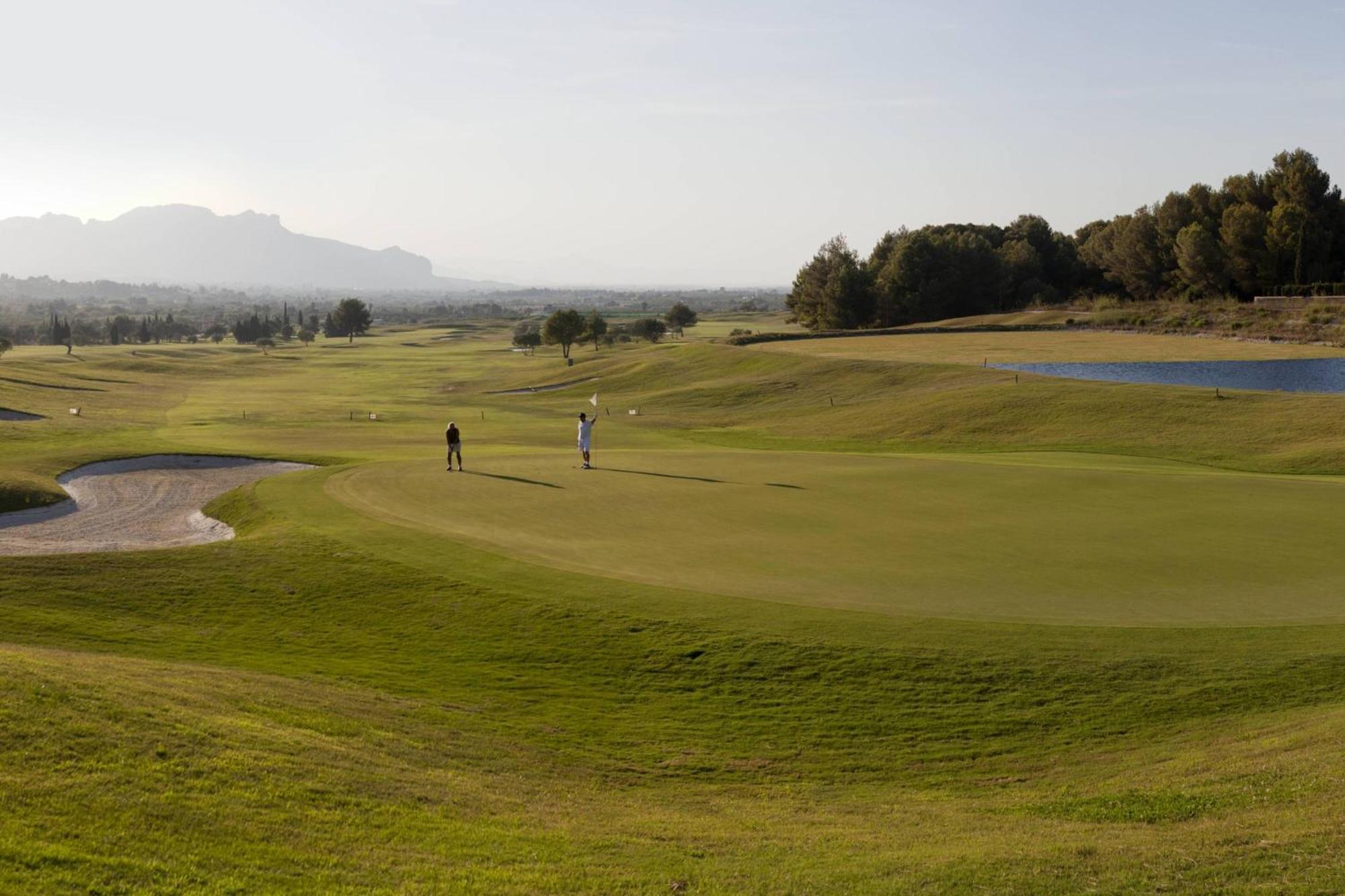 德尼亚拉塞拉万豪高尔夫度假村及水疗中心 外观 照片 Golf course at the resort