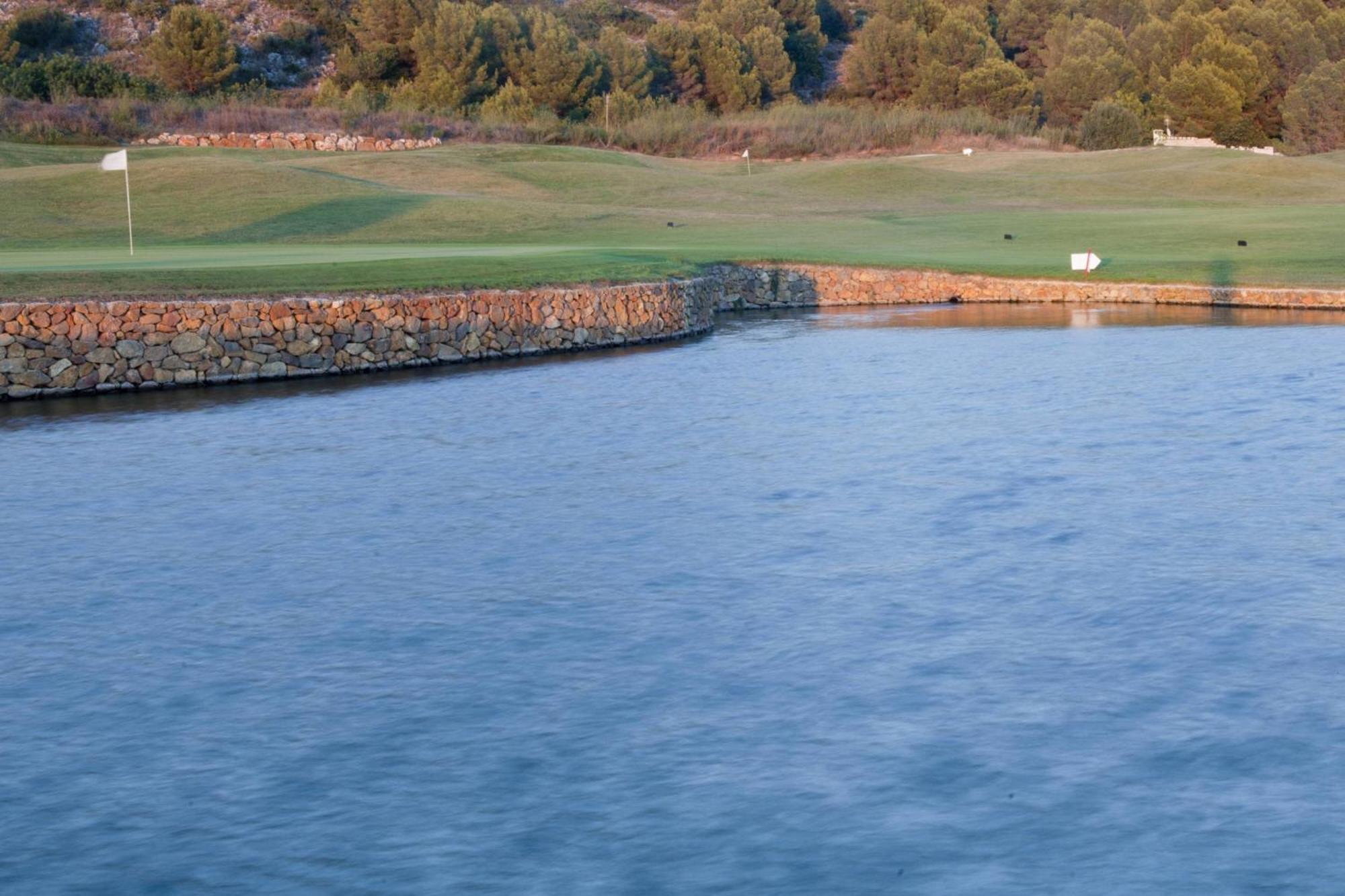 德尼亚拉塞拉万豪高尔夫度假村及水疗中心 外观 照片 The 18th hole at Torrey Pines