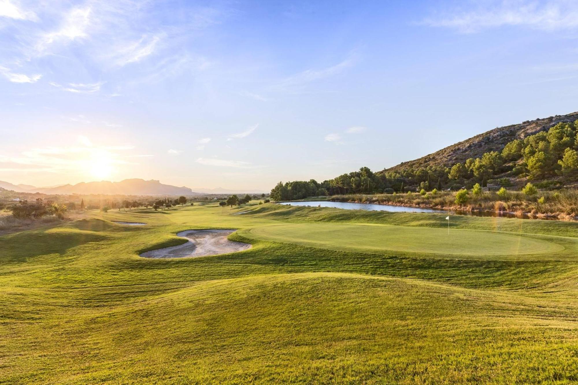 德尼亚拉塞拉万豪高尔夫度假村及水疗中心 外观 照片 Golf course at the resort