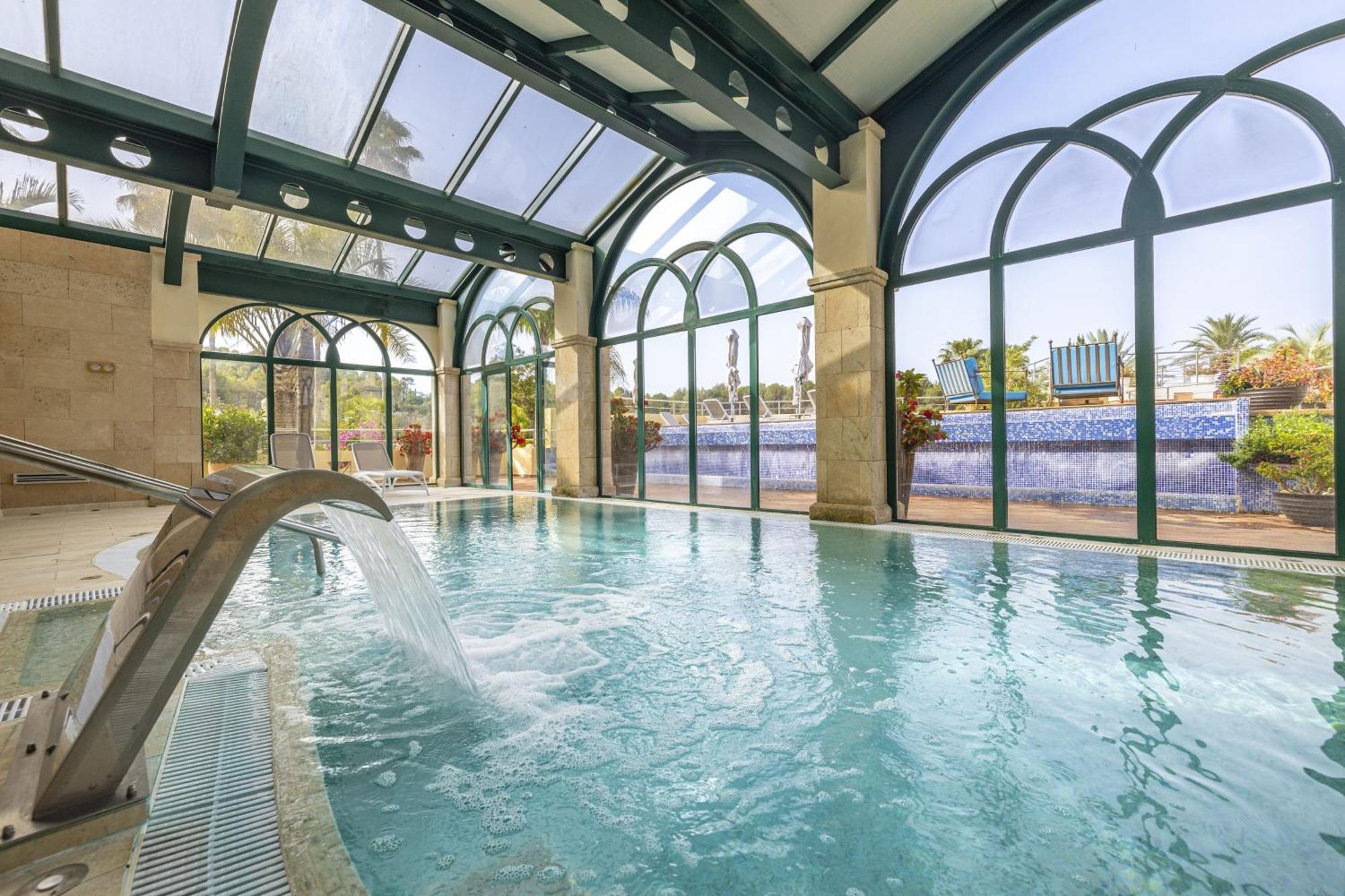 德尼亚拉塞拉万豪高尔夫度假村及水疗中心 外观 照片 Indoor pool