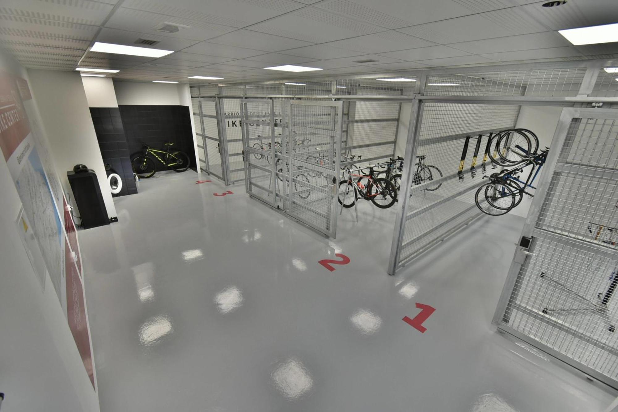 德尼亚拉塞拉万豪高尔夫度假村及水疗中心 外观 照片 Bicycle storage area