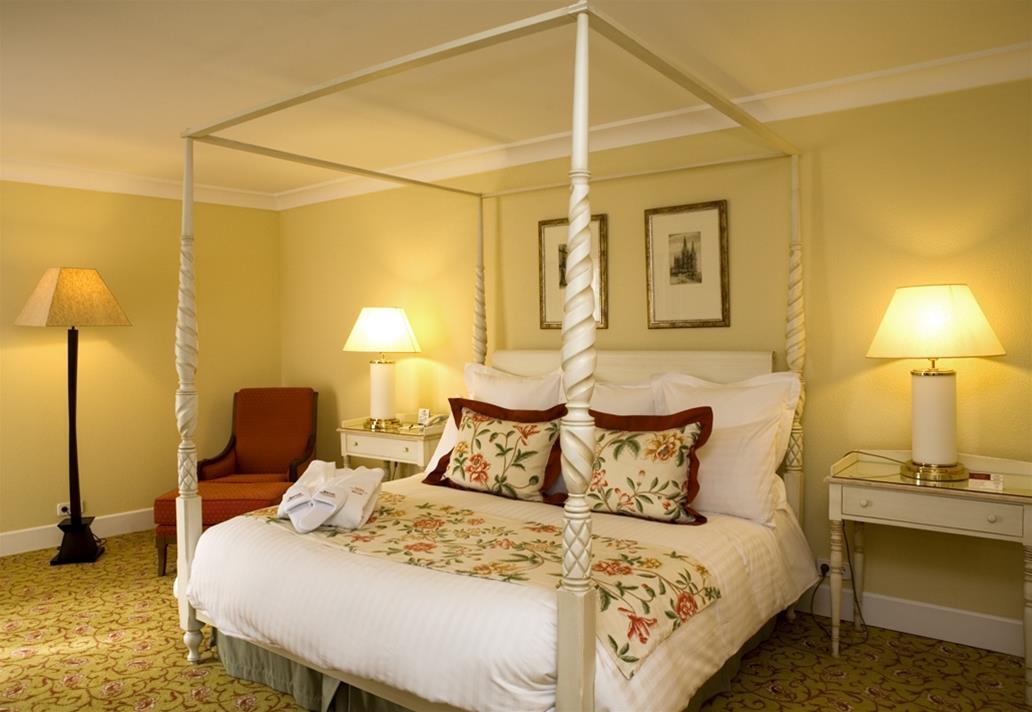 德尼亚拉塞拉万豪高尔夫度假村及水疗中心 客房 照片 A bedroom at the hotel