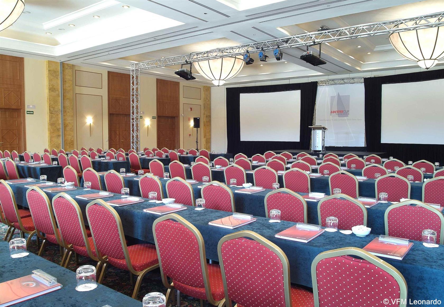 德尼亚拉塞拉万豪高尔夫度假村及水疗中心 外观 照片 A typical conference room