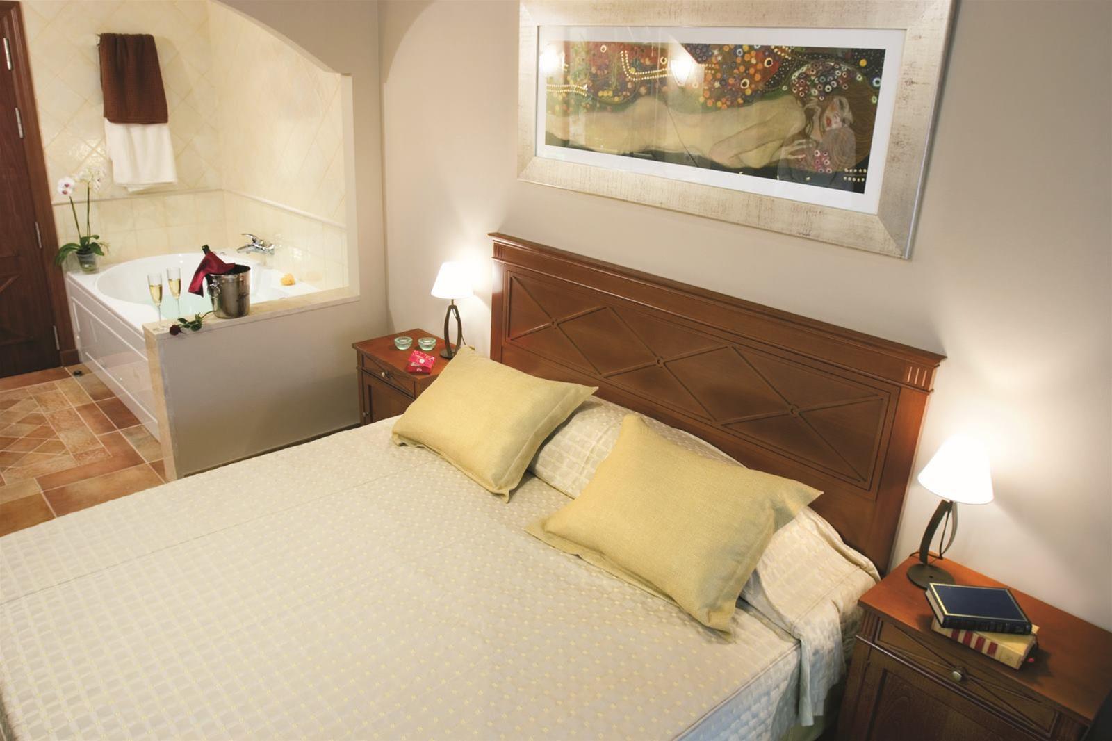 德尼亚拉塞拉万豪高尔夫度假村及水疗中心 外观 照片 A bedroom